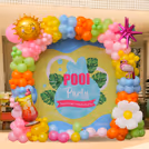 Sun-shaped balloon centerpiece for cheerful birthdays.