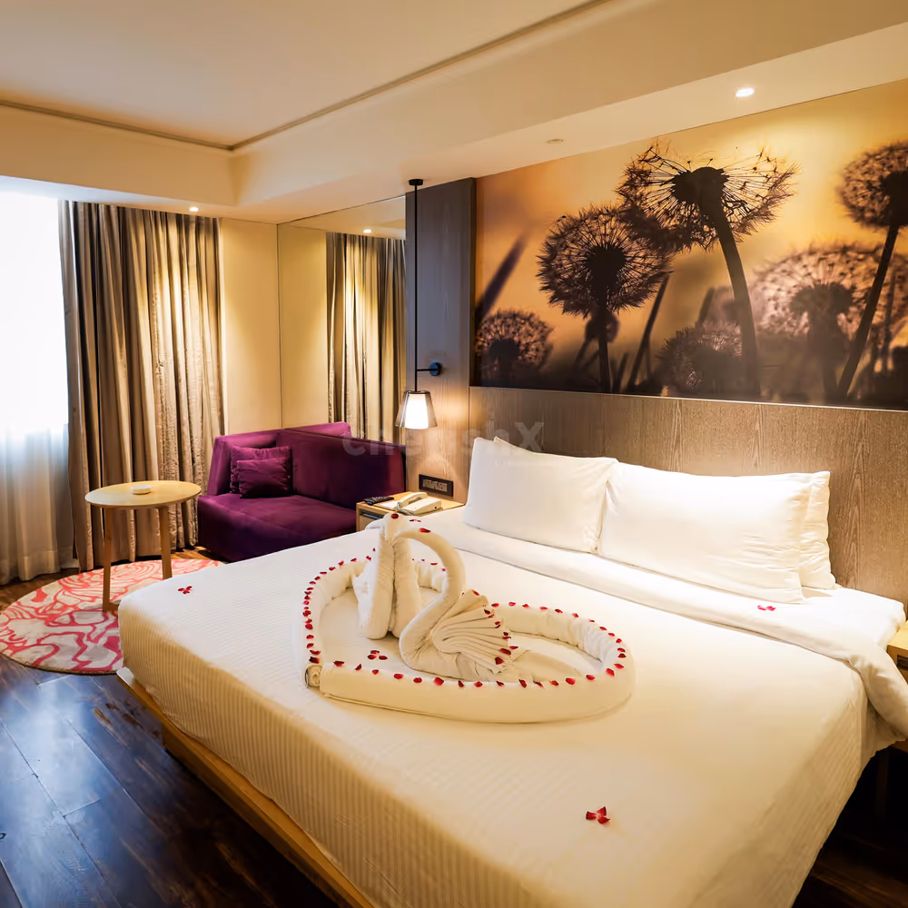 Luxury stay in noida, romantic couple day out