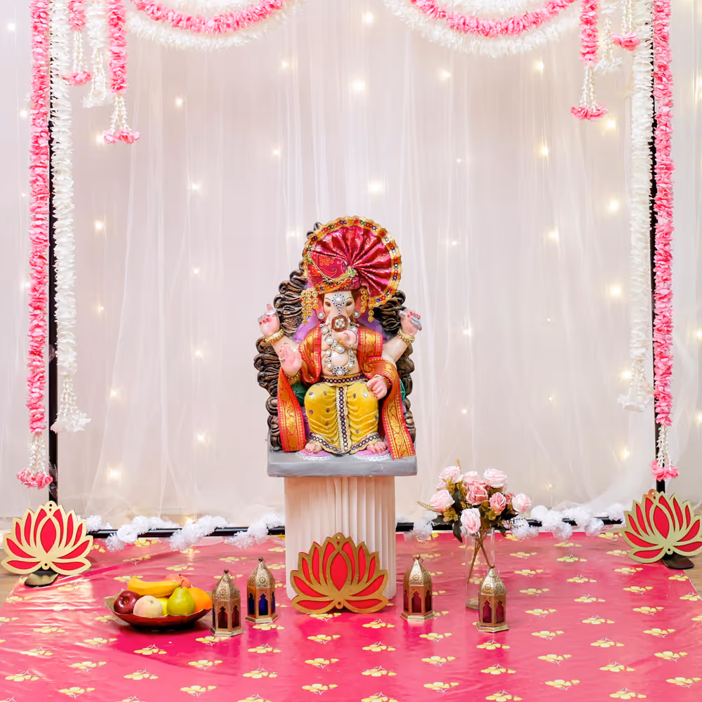 Flex stand offers the needed stability to the backdrop and avoids tripping