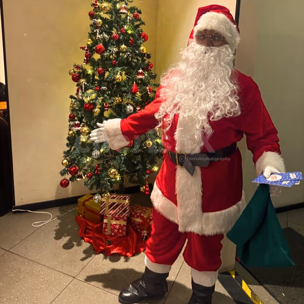 The perfect photo opportunity with an authentic Santa Claus.