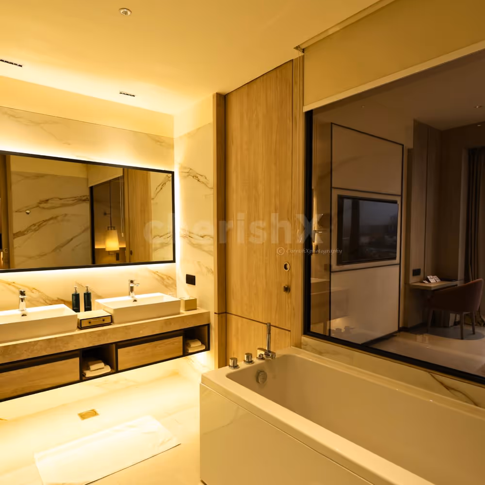 Luxury stay in Gurugram with dining, romantic staycation in Delhi ncr