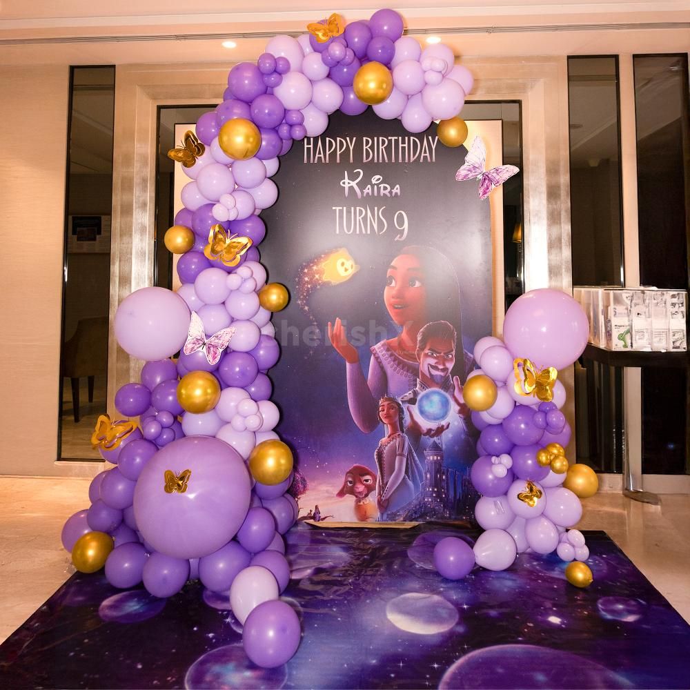 A magical table centerpiece is waiting for the birthday celebration.