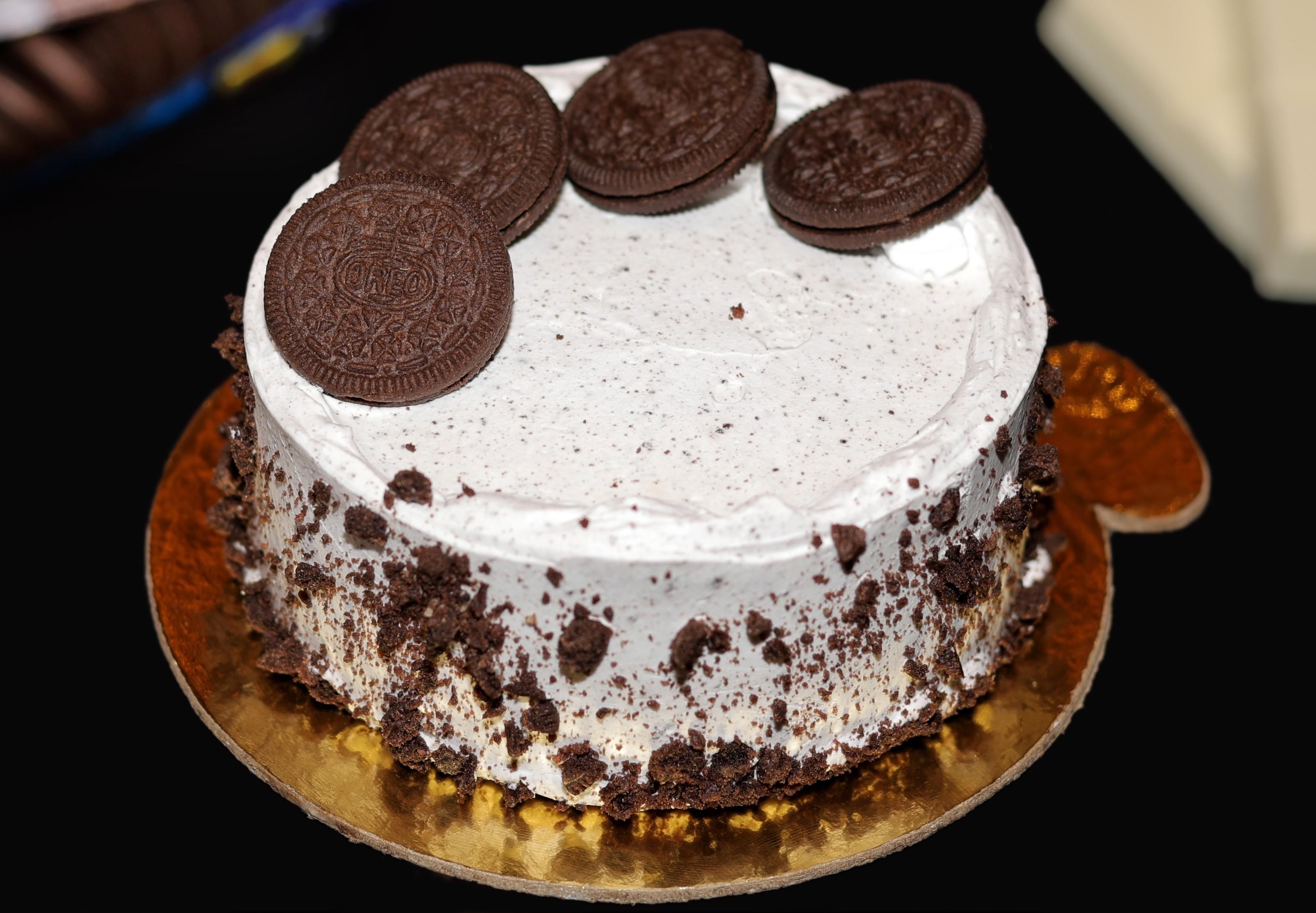 Oreo Creamy Cake by Hilton