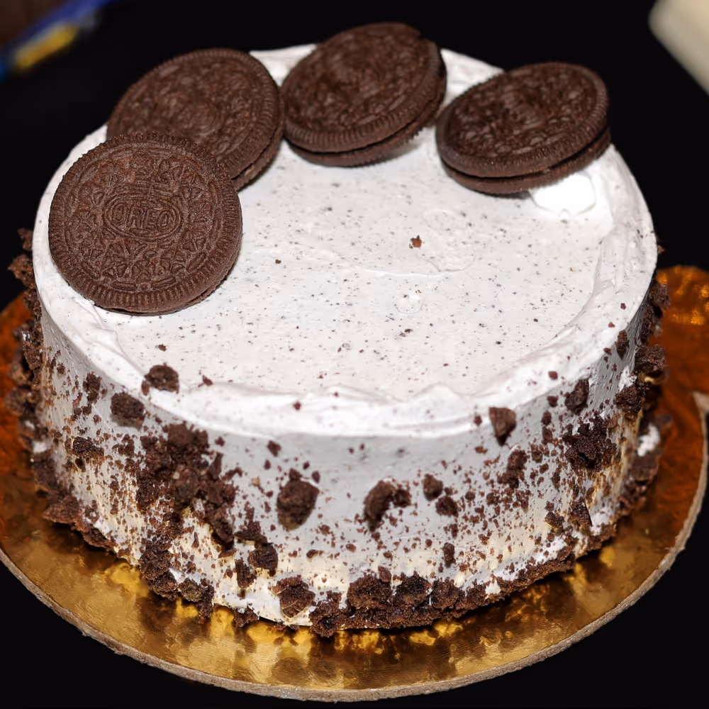 Oreo Creamy Cake by Hilton