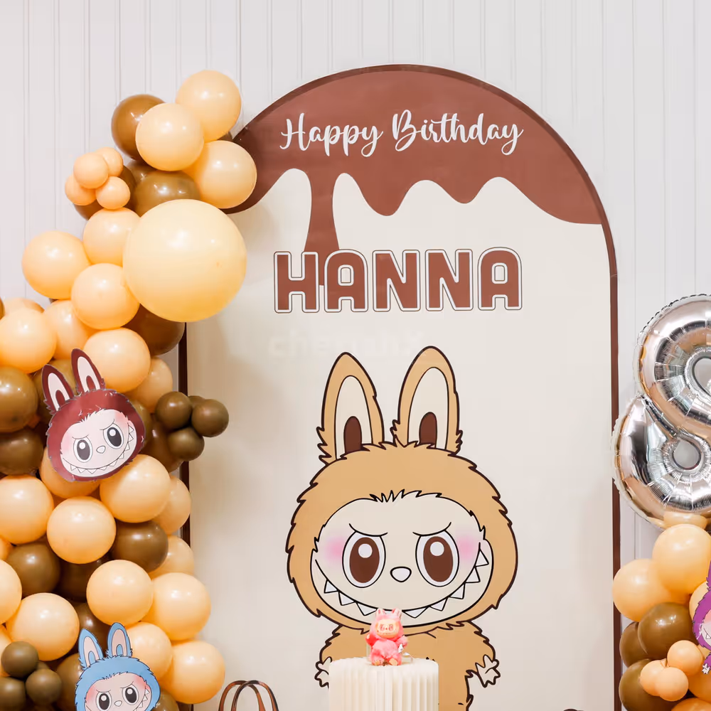 Balloons arch in vintage choco and apricot brown on the flex make magical backdrop