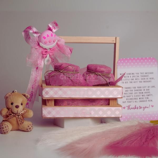 A pretty hamper that sends the message of excitement of a little princess.