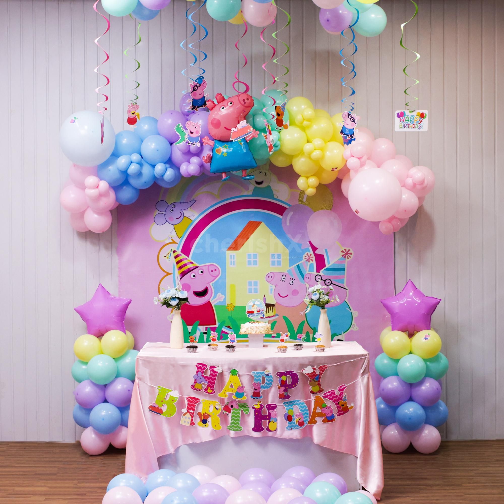 Macron Balloons In Pink And Blue Bring Peppa Birthday Bash Vibes To Every Insta Photo