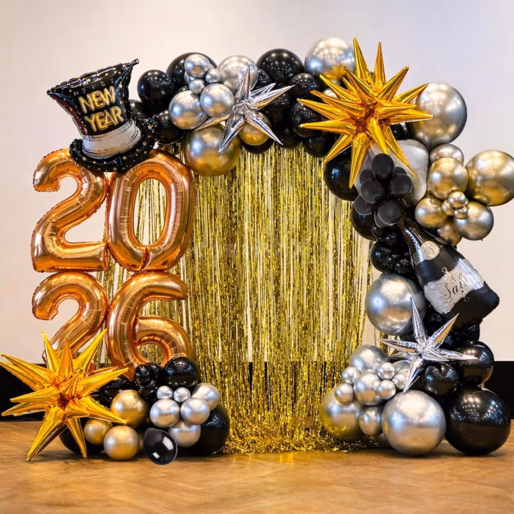 Big black and silver balloons in matte finish outline the decor frame perfectly