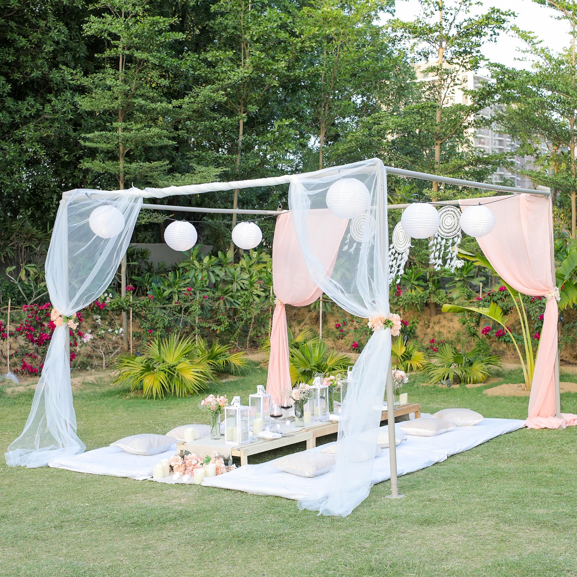 Dream catchers and wisteria leaves give a playful touch.