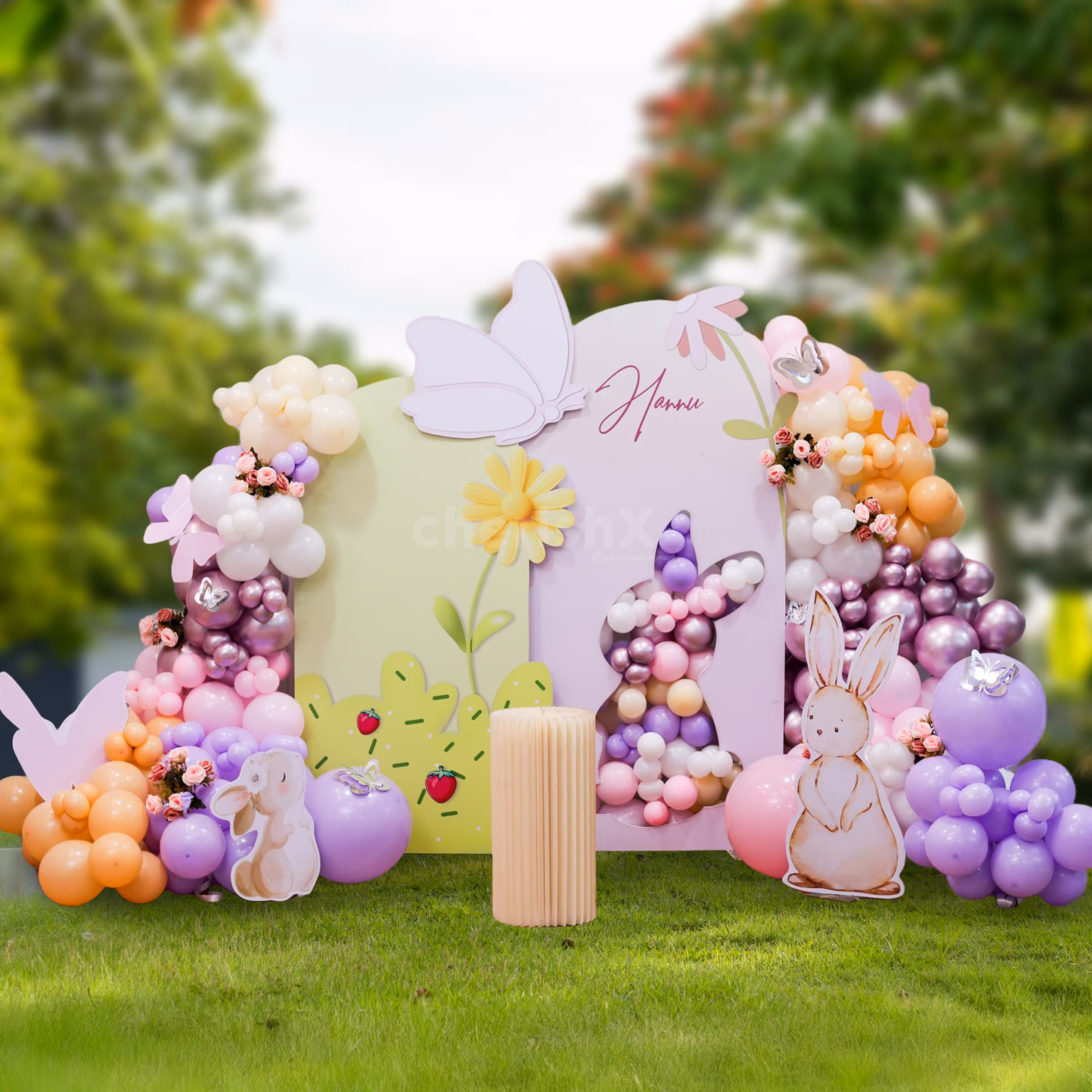 Multiple pastel shades and chrome balloon highlights the pop of volume and color