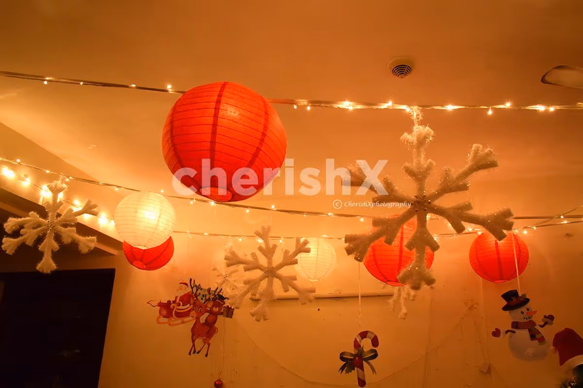 Christmas Lantern Decor