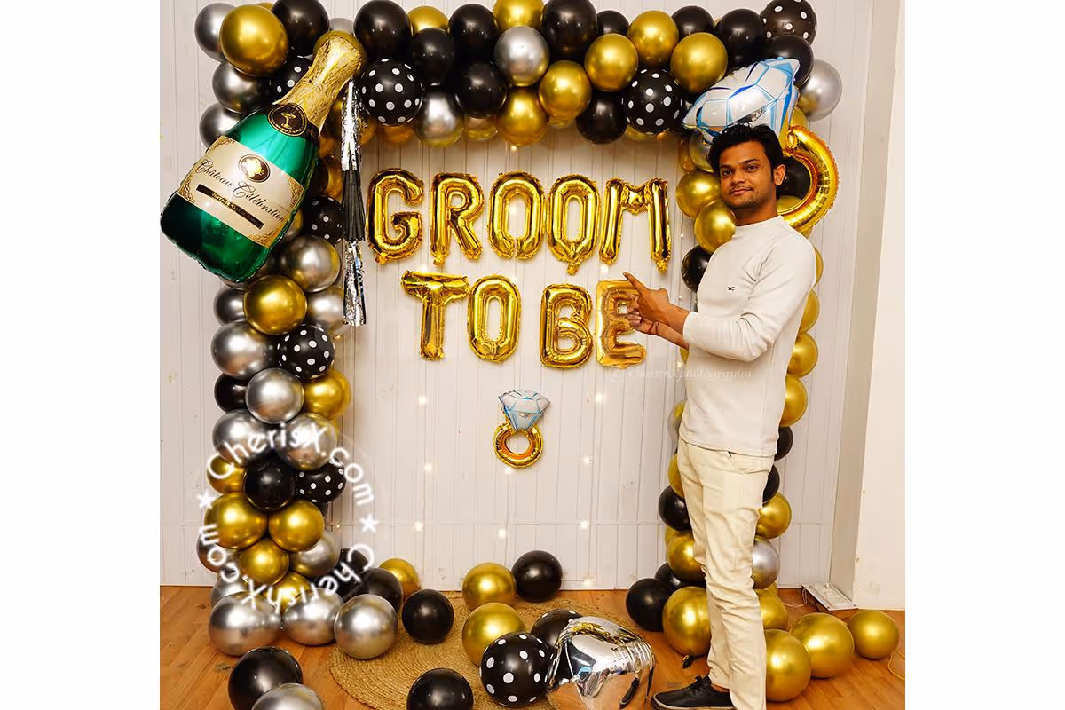 Black and Golden Bachelorette Party Decor