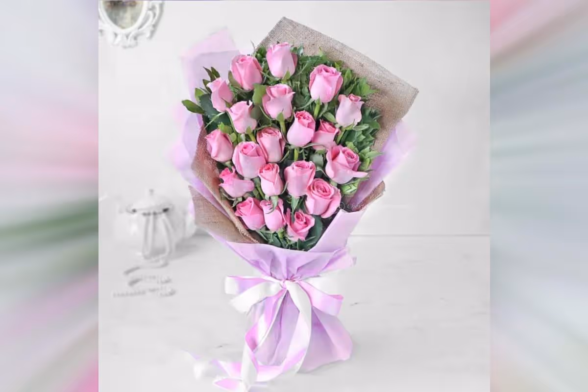 Bouquet of 20 Pretty Pink Roses