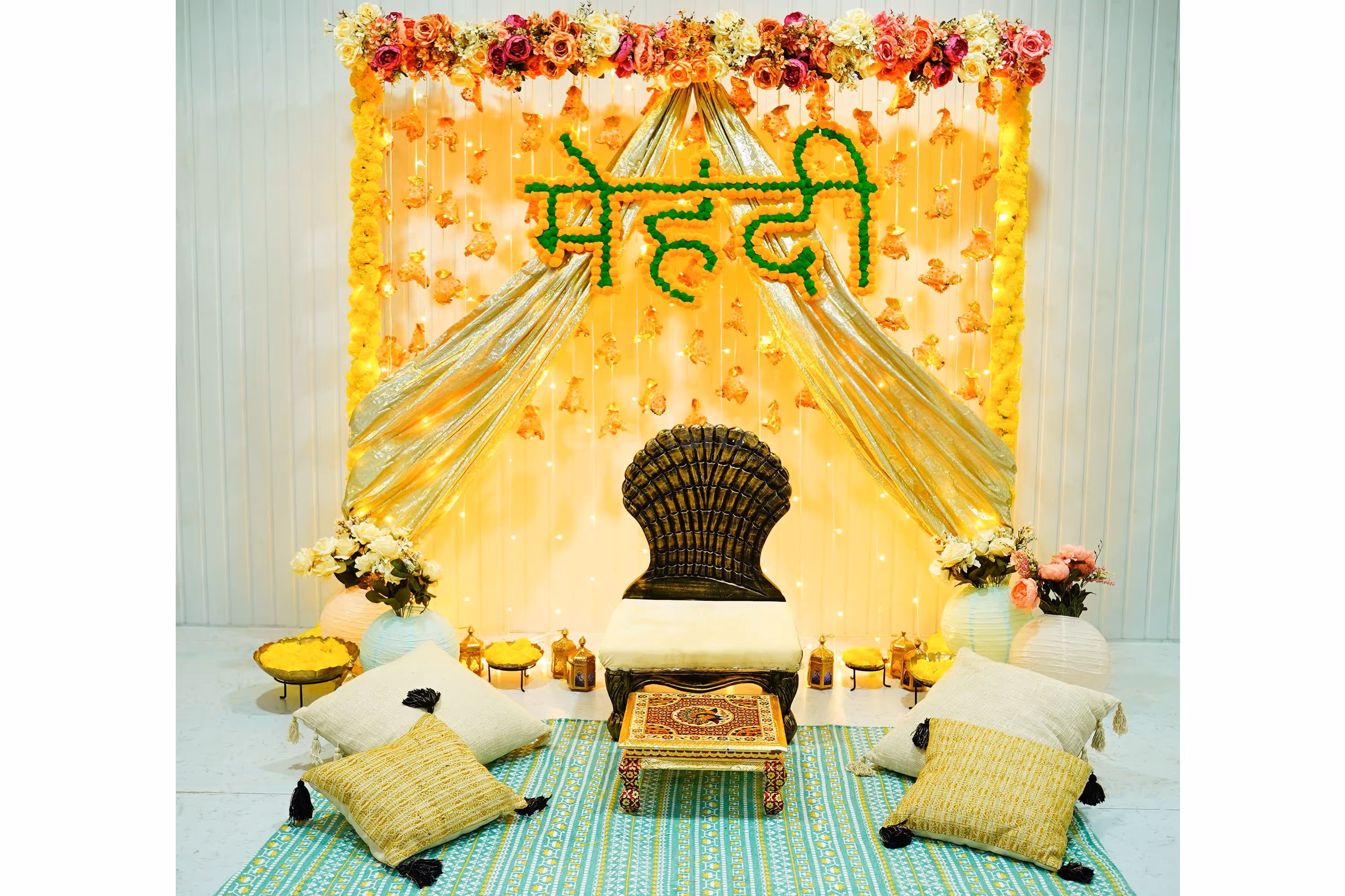The tassel fabric makes your décor setup modern and elegant