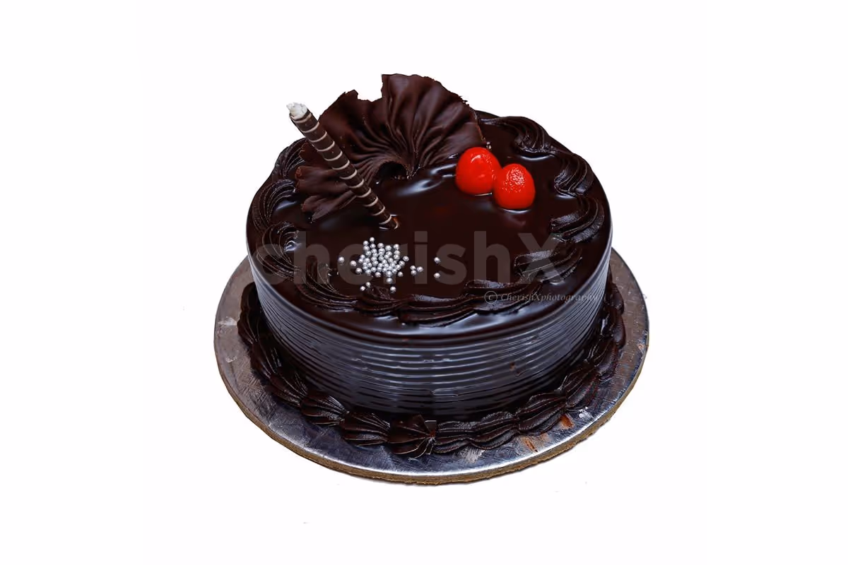 Fresh Chocolate truffle cake by cherishx
