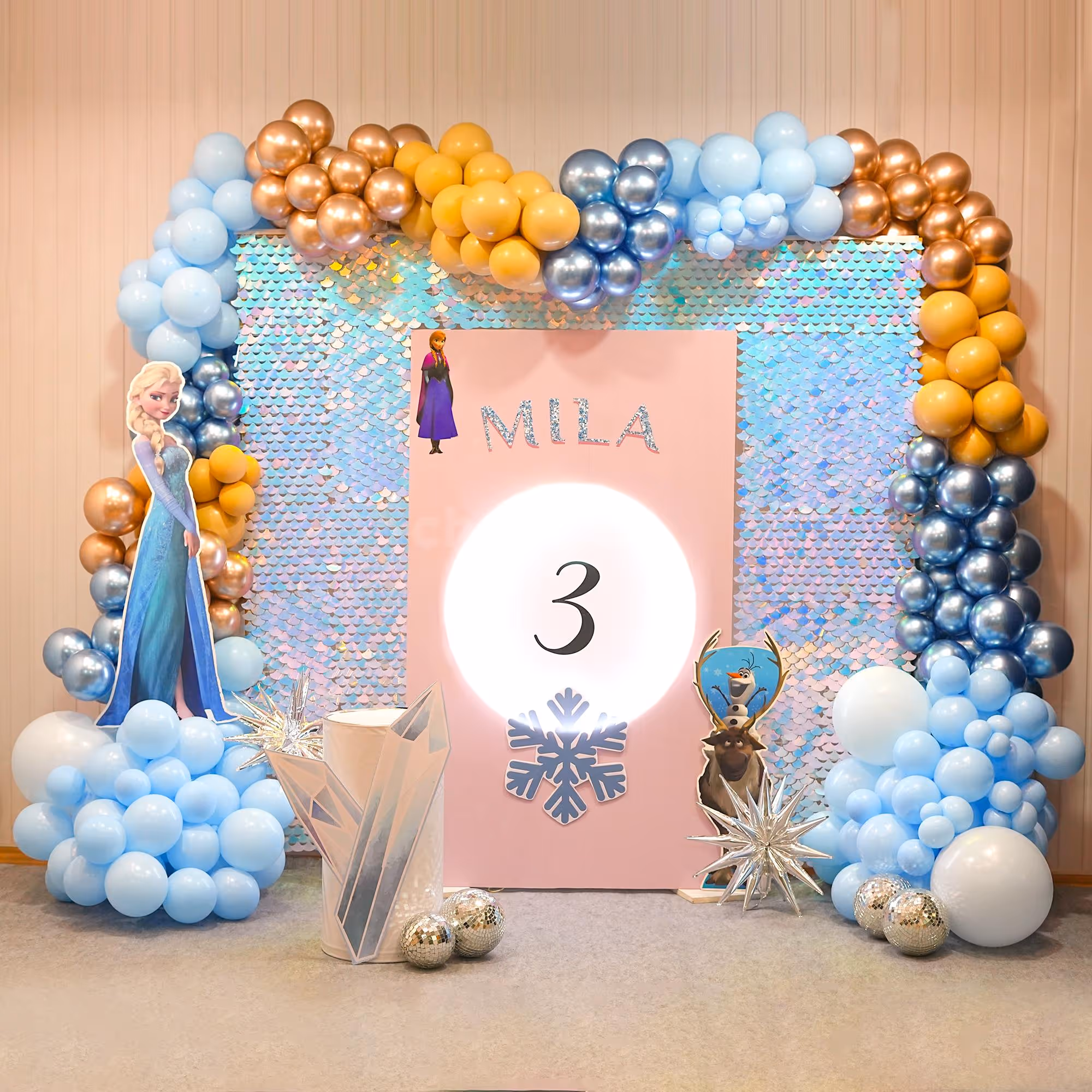 Embark on a Frozen adventure with our enchanting birthday decor