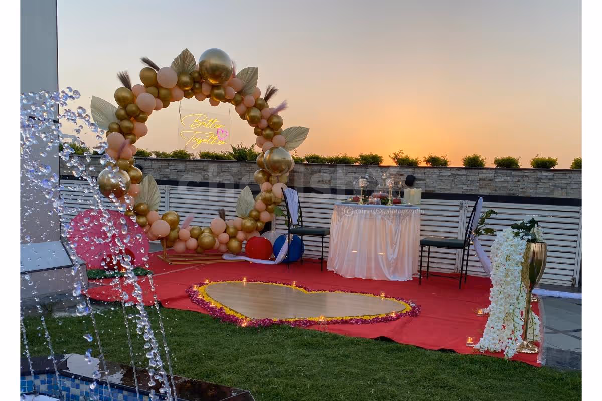 Simple candle light decoration ideas for couples