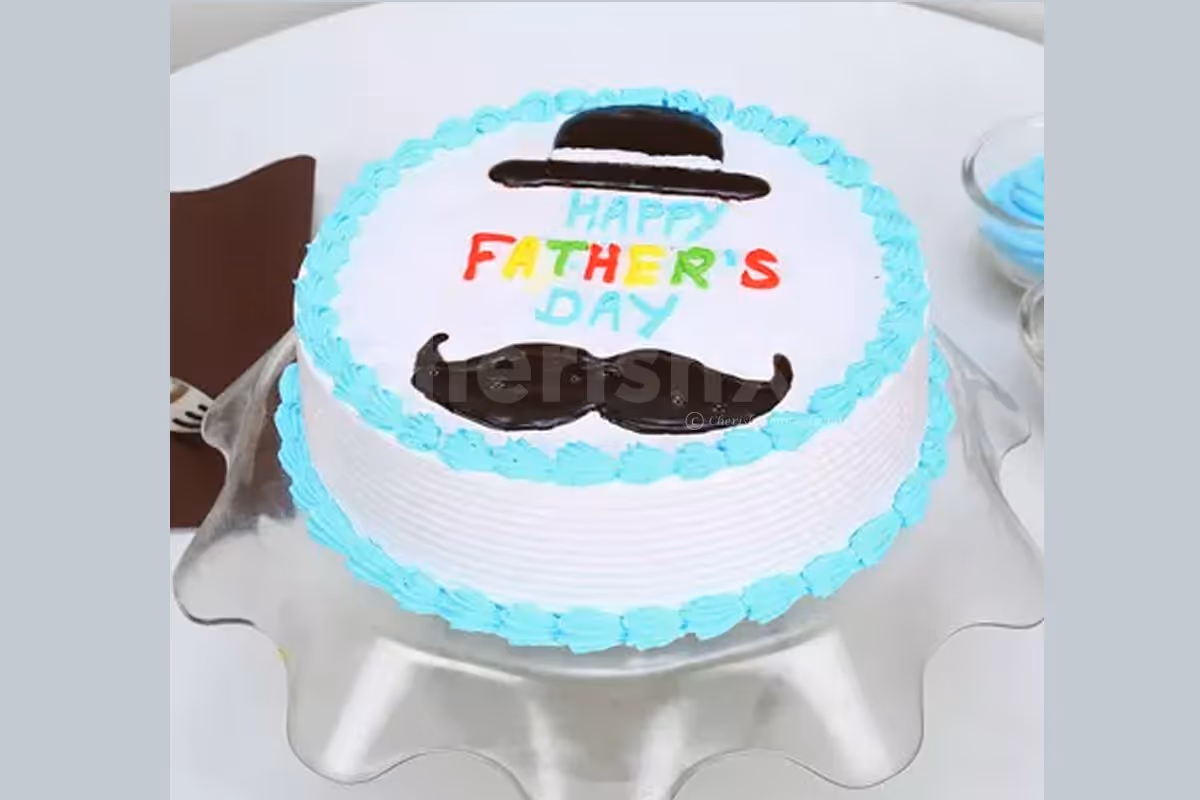 Delicious Fathers Day Cake for your special celebration.