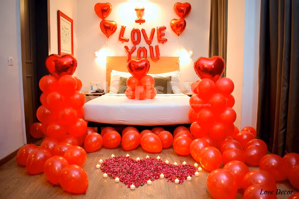 Hotel Room Balloon Decoration