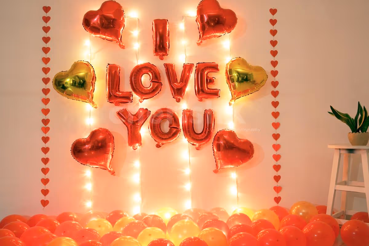 Balloon Room Decoration for Anniversaries and Birthdays