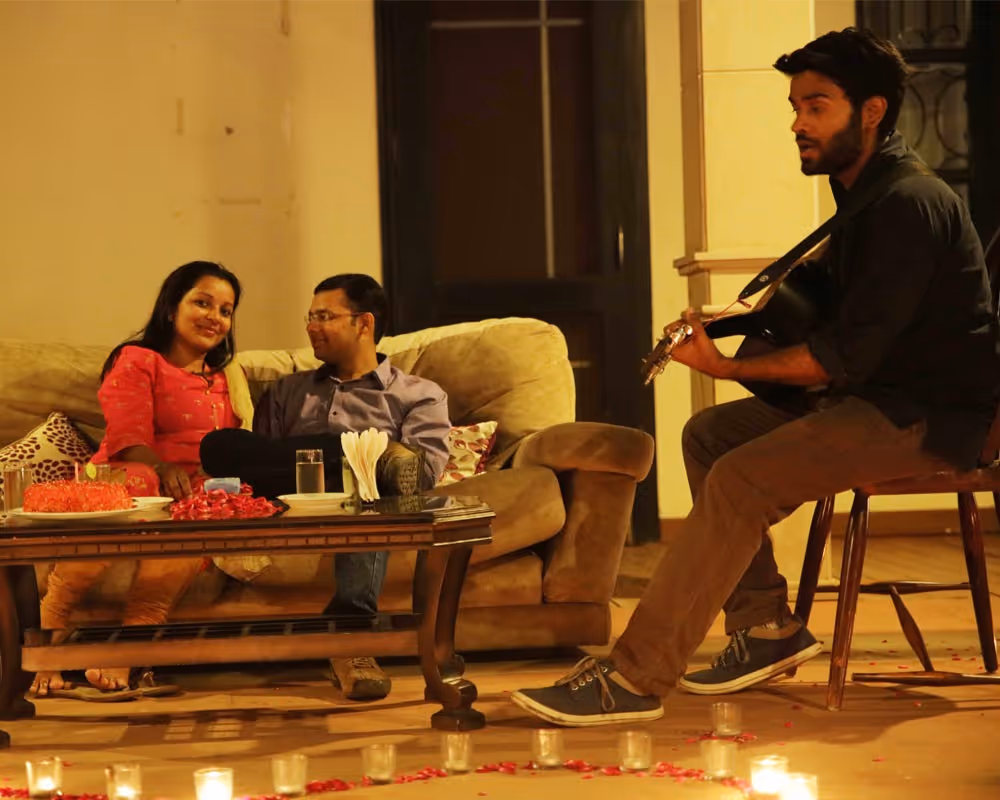 The Guitarist will also sing your favourite songs