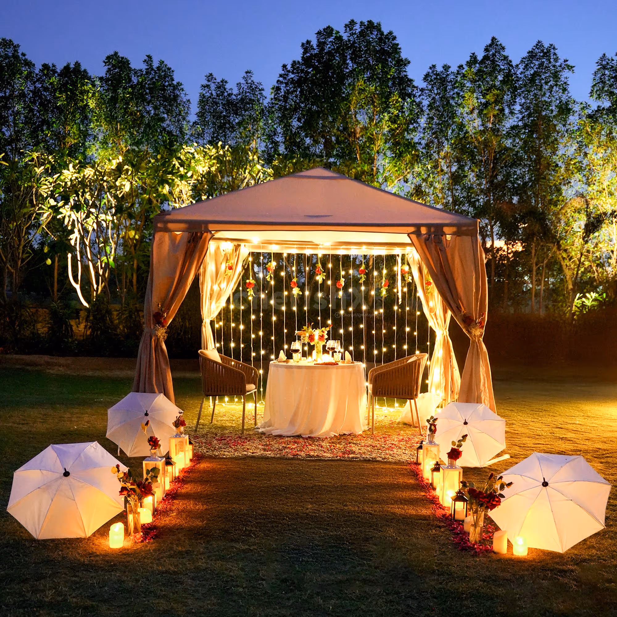 Valentine’s private garden cabana candlelight dining experience