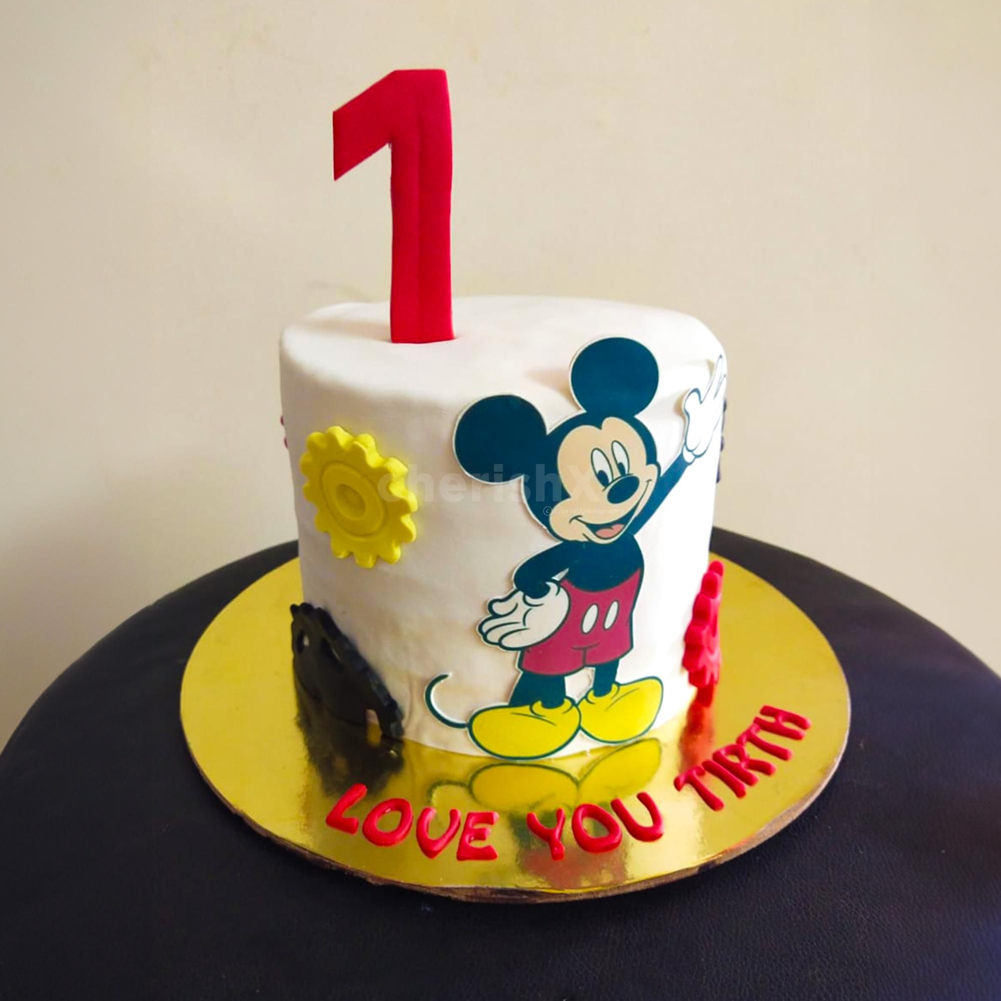 A Fondant Cake for the Ultimate Birthday Celebration