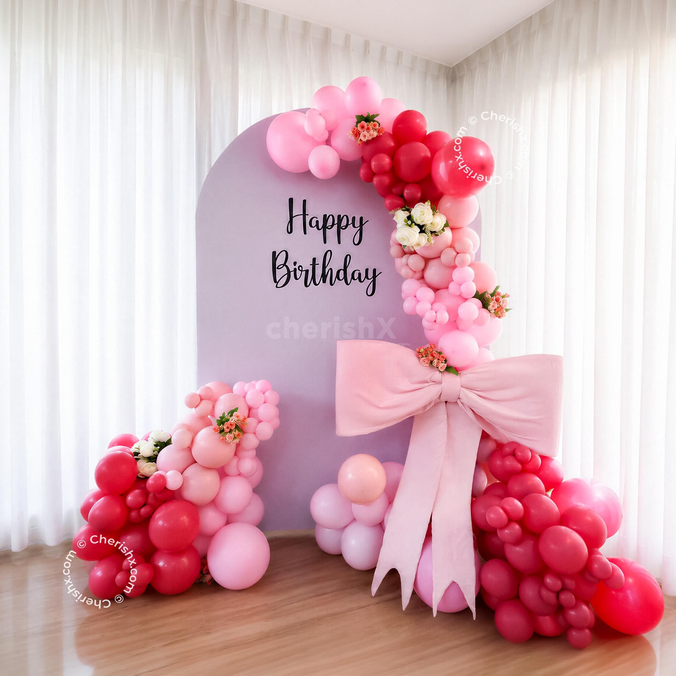 Pink Bday Decor makes Heart Blink