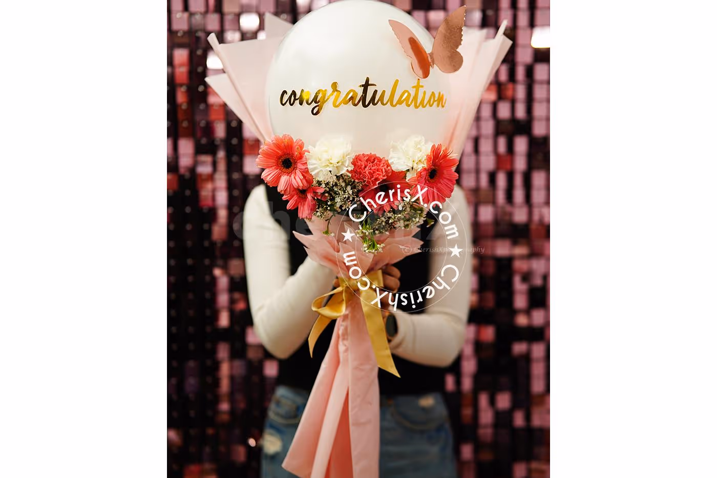 The Pink glow bouquet is specially designed to welcome girl baby