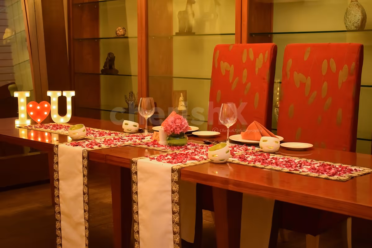 Private Candle Light Dinner at Taj Vivanta, Dwarka, Delhi