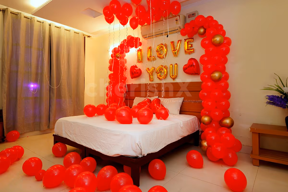 Exotic Love Surprise Decor