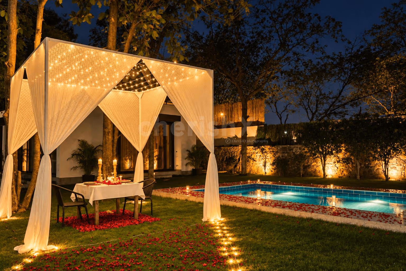 A three-course romantic extravaganza for the foodie & lover in you