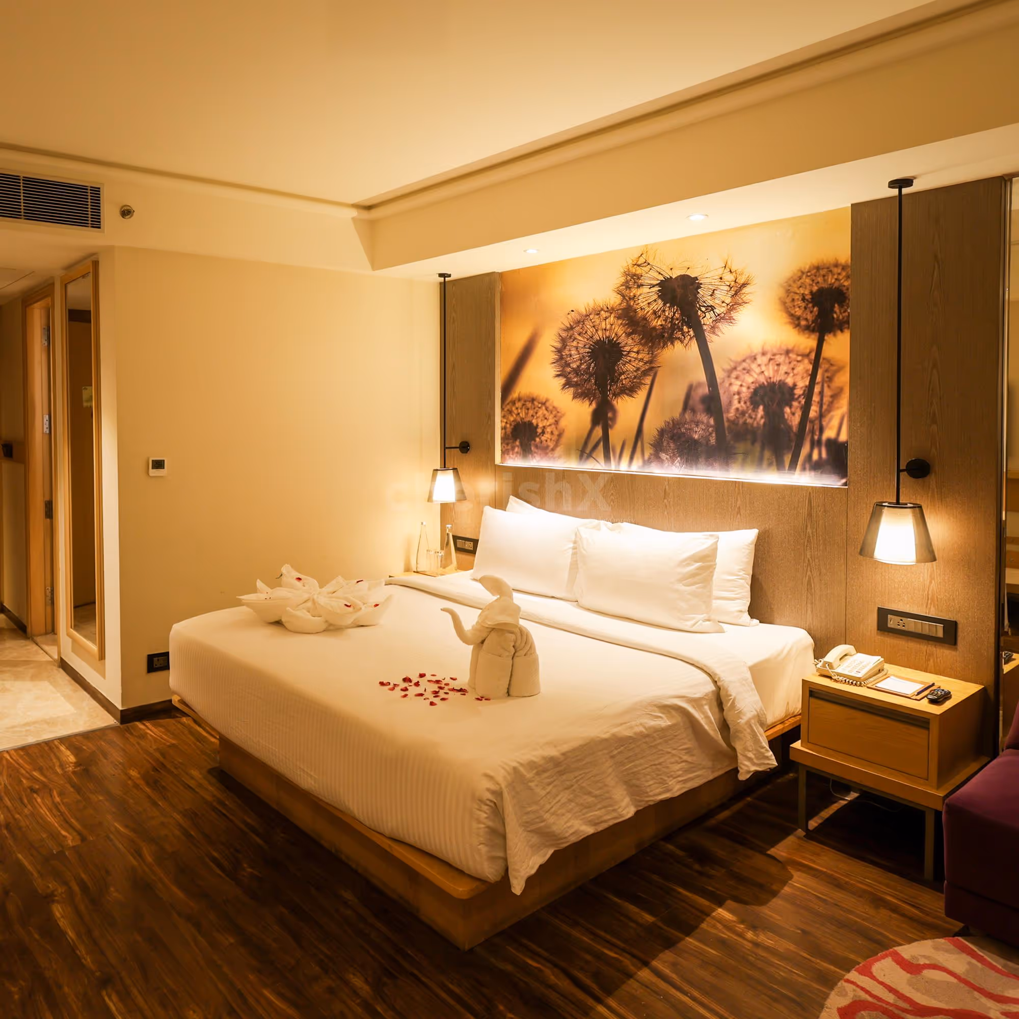 Romantic Stay by The Gaur Sarovar Premier