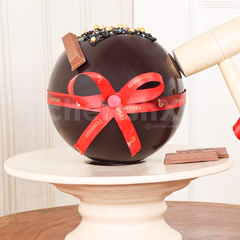 Round Choco Pinata Cake