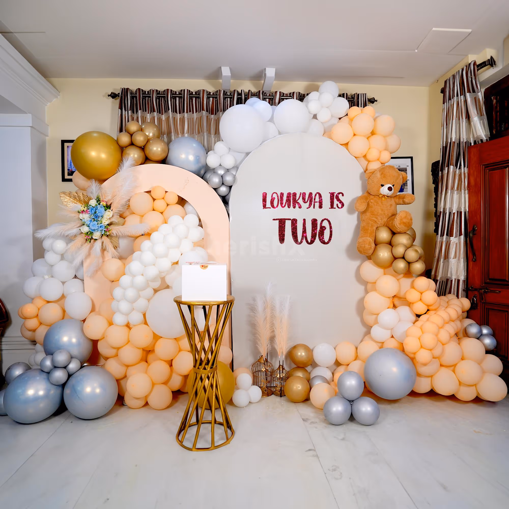 Charming Teddy Bear birthday Balloon Decor
