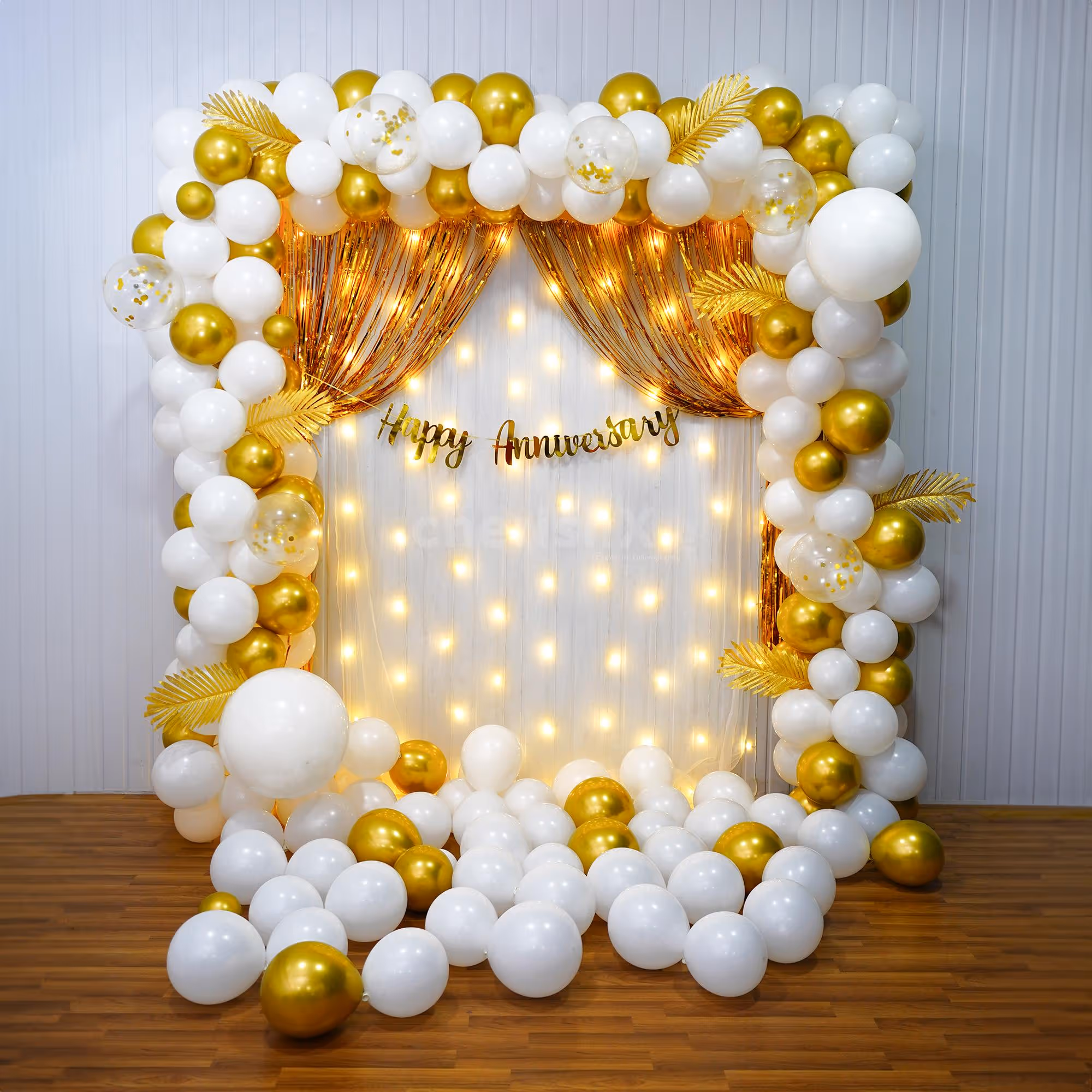Celebrate your anniversary surrounded by exquisite white and gold captivating ambience.